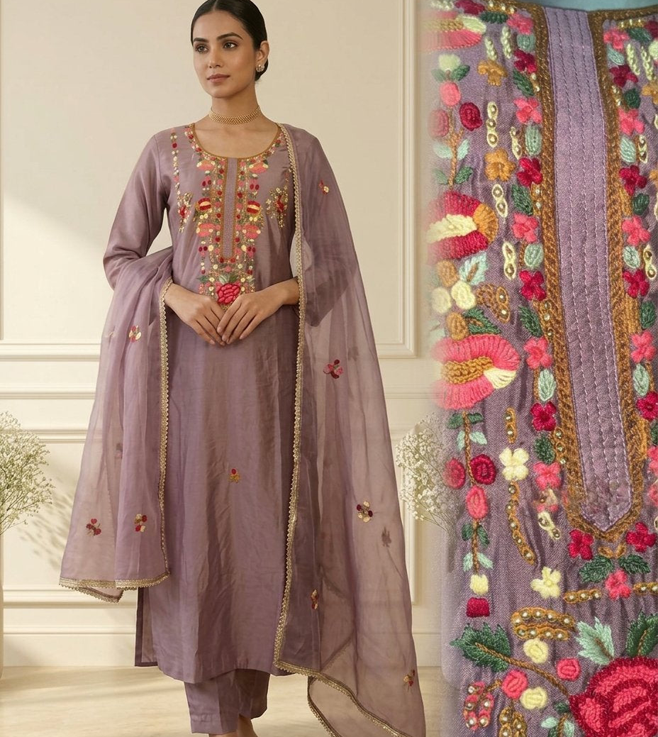 Mauve Silk-Blend Hand-Embroidered Kurta Set with Organza Dupatta