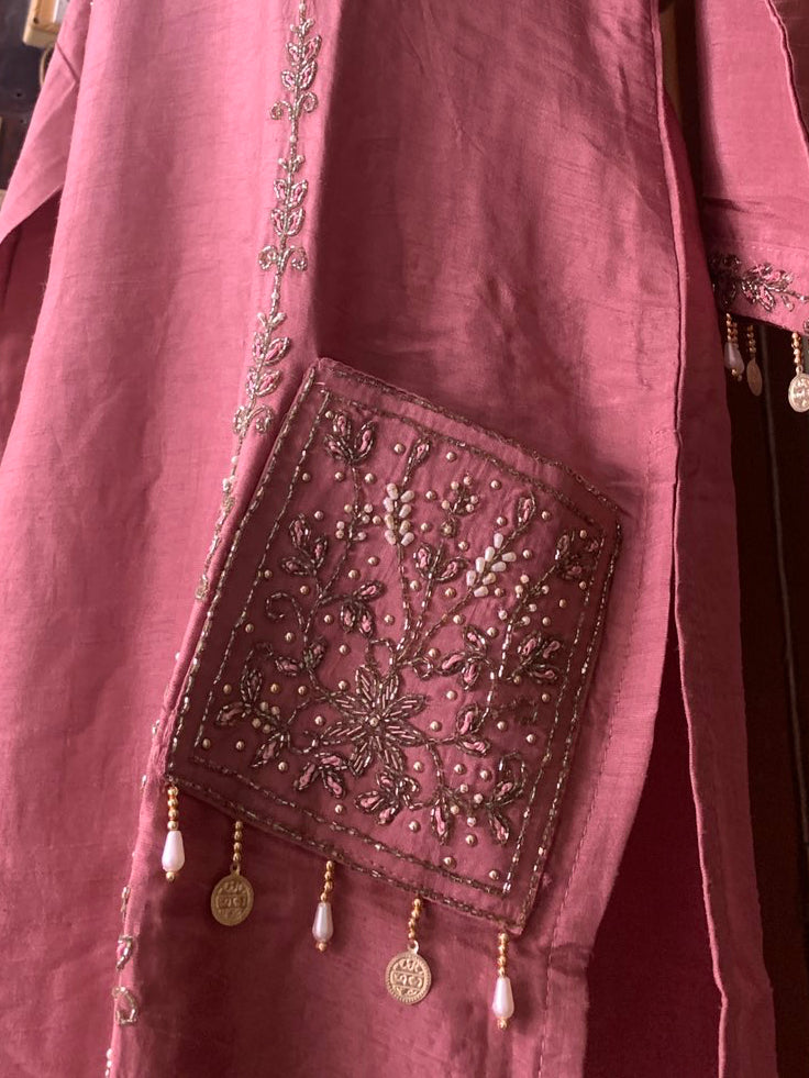 Blush Pink Embroidered Dola Silk Kurta Set with Dupatta