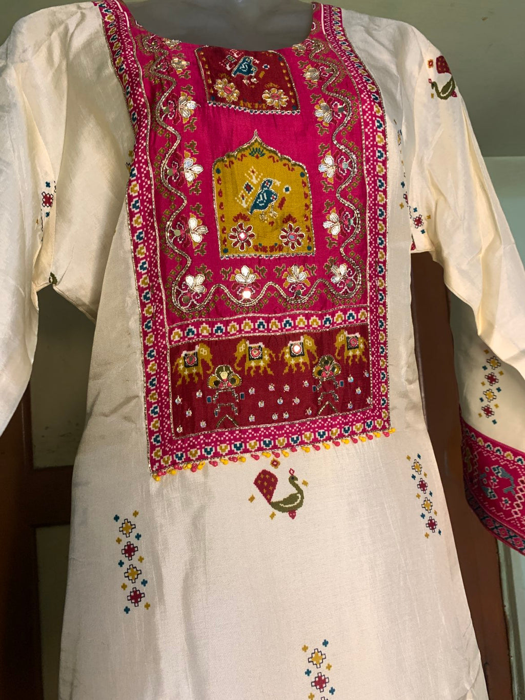 Festive Off-White Semi-Tussar Silk Suit Set in Vibrant Pink Patola Style