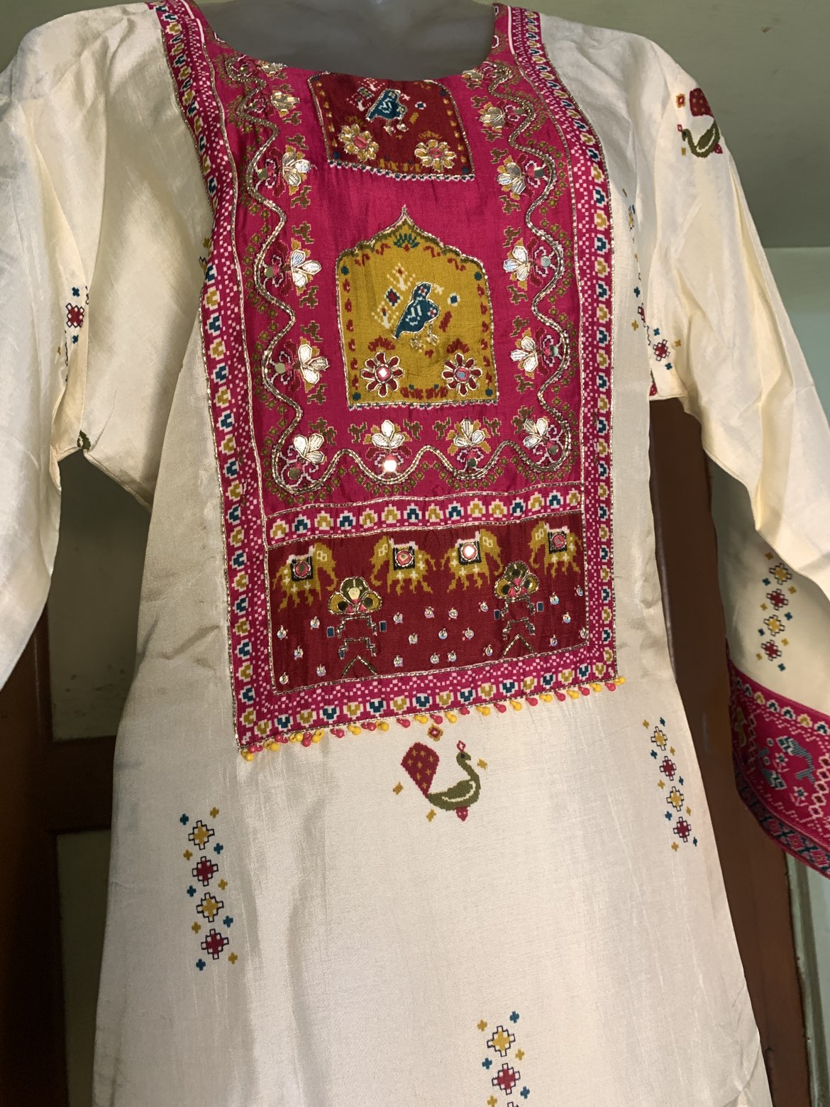Festive Off-White Semi-Tussar Silk Suit Set in Vibrant Pink Patola Style