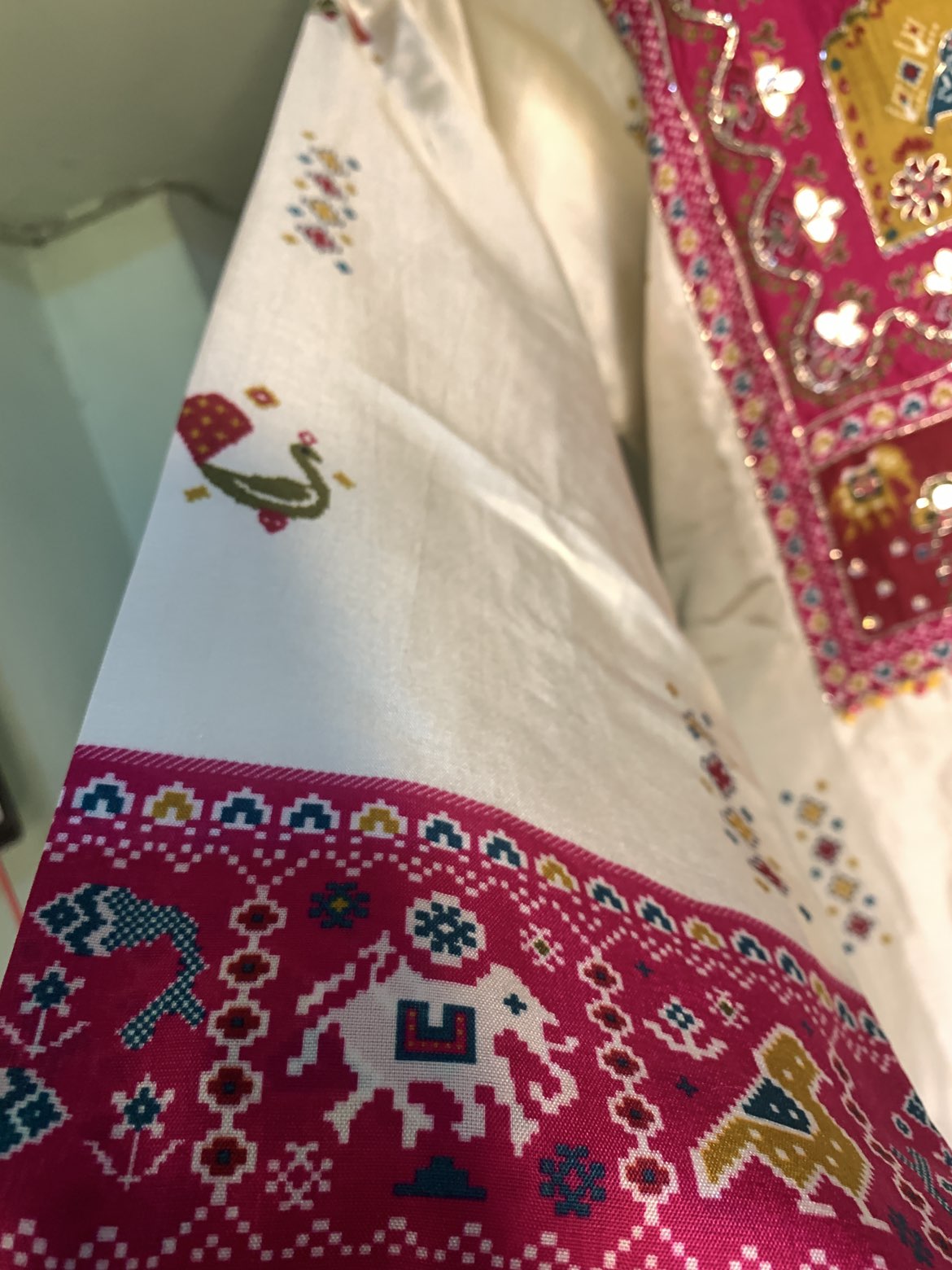 Festive Off-White Semi-Tussar Silk Suit Set in Vibrant Pink Patola Style